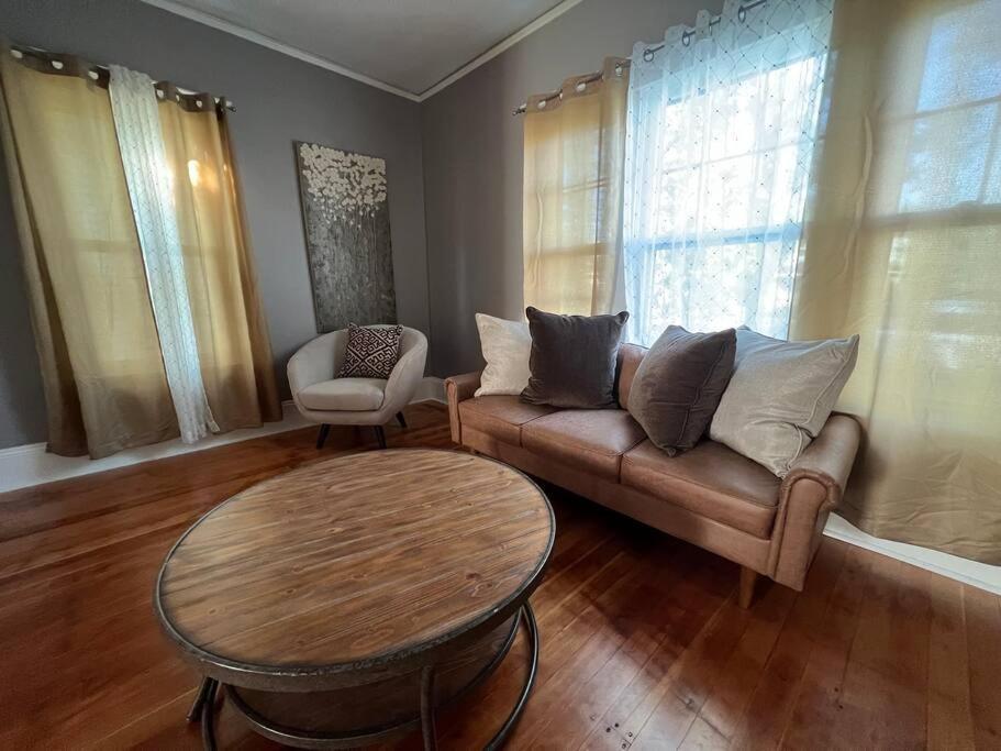 בילינגס Timelessly Restored Home - Entirely Yours To Enjoy מראה חיצוני תמונה